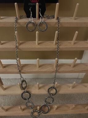 paparazzi Silver-Tone Textured Circle Necklace and Earrings Set